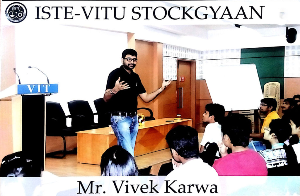 Vivek Karwa addressing students at VIT Vellore